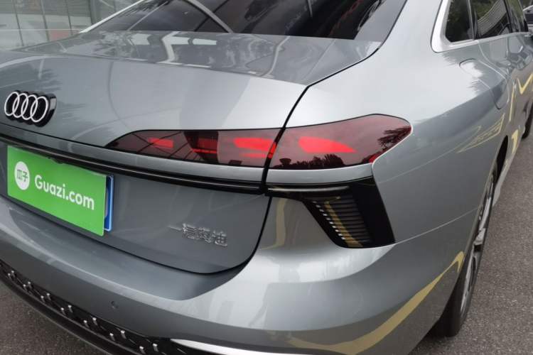 Used Audi A6L 2026 Model 2.0T quattro Premium Elegant Edition Right Rear Taillight