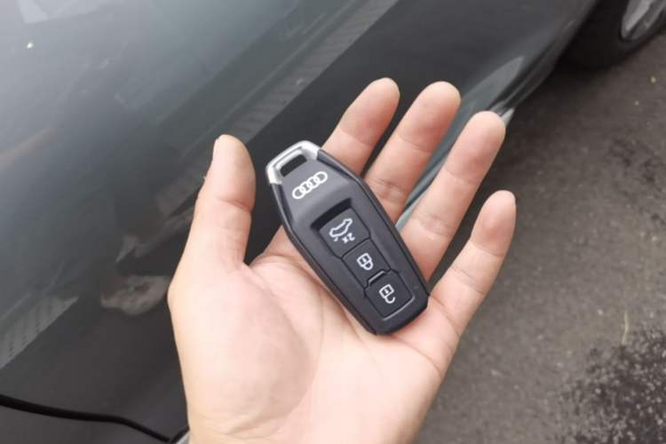 Used Audi A6L 2026 Model 2.0T quattro Premium Elegant Edition Vehicle Key