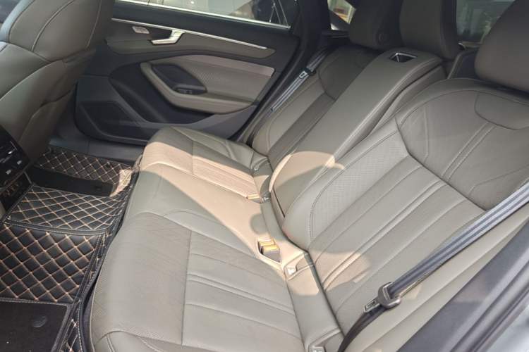 Used Audi A6L 2026 Model 2.0T quattro Premium Elegant Edition Left Rear Seat