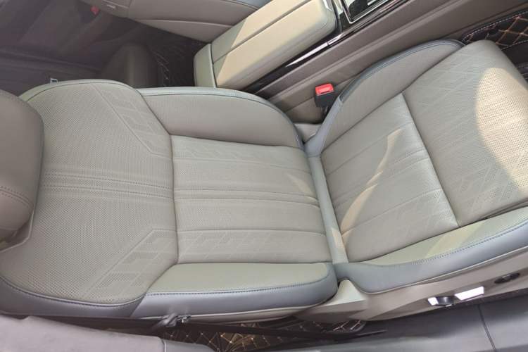 Used Audi A6L 2026 Model 2.0T quattro Premium Elegant Edition Right Front Seat