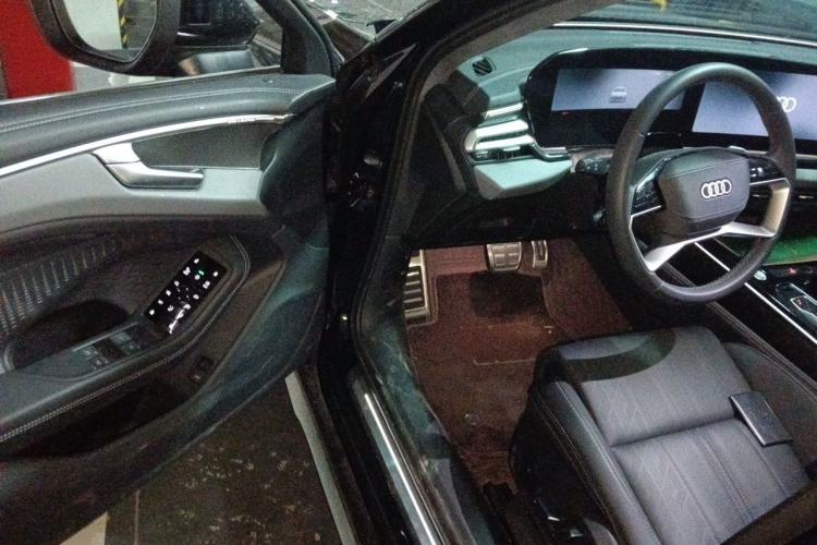 Used Audi A6L 2026 Model 2.0T quattro Premium Elegant Edition Driver Seat