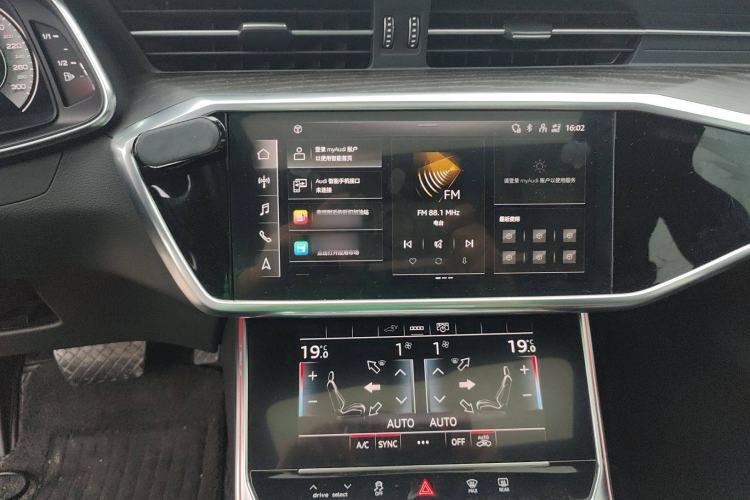 Used Audi A6L New Energy 2020 55 TFSI e quattro Audio And AC Panel