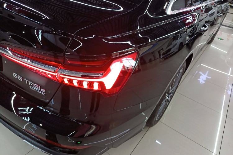 Used Audi A6L New Energy 2020 55 TFSI e quattro Right Rear Taillight