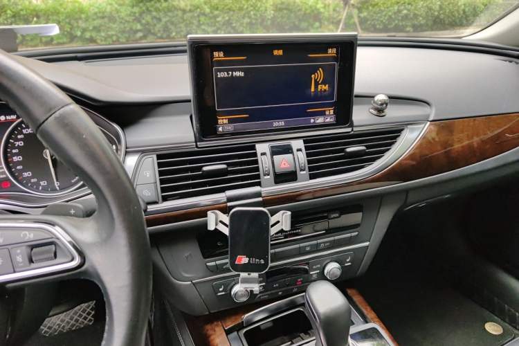 Used Audi A6L New Energy 2018 40 e-tron Audio And AC Panel