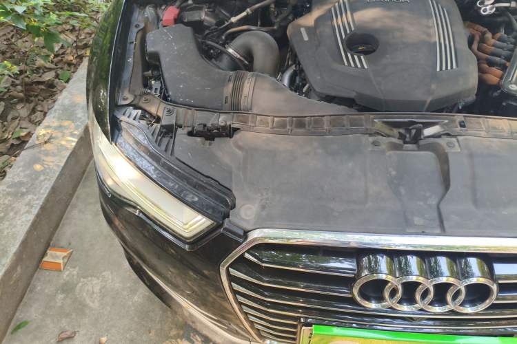 Used Audi A6L New Energy 2018 40 e-tron Engine Bay Right