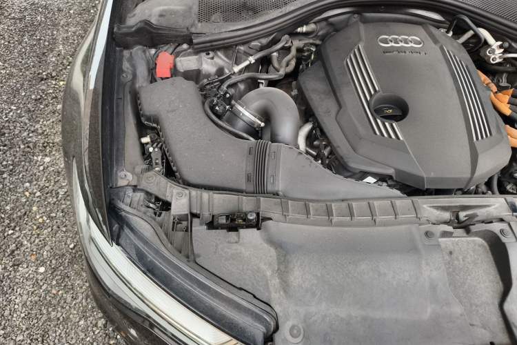 Used Audi A6L New Energy 2018 40 e-tron Engine Bay Right