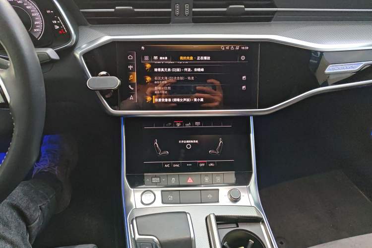 Used Audi A6L New Energy 2020 55 TFSI e quattro Audio And AC Panel