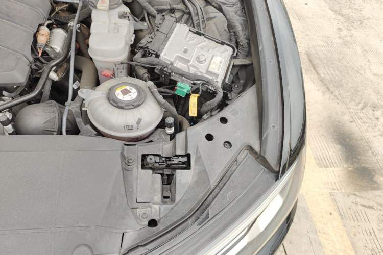 Used Audi A6L New Energy 2020 55 TFSI e quattro Engine Bay Left