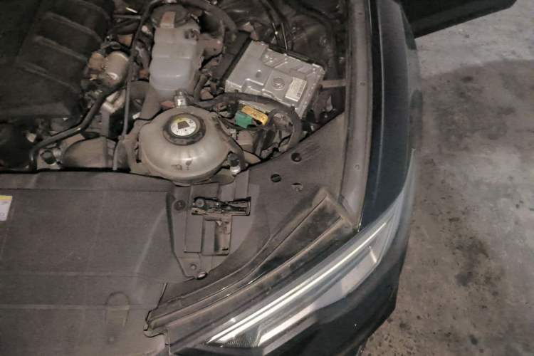 Used Audi A6L New Energy 2020 55 TFSI e quattro Engine Bay Left