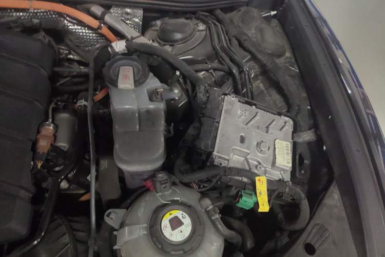 Used Audi A6L New Energy 2020 55 TFSI e quattro Engine Bay Left