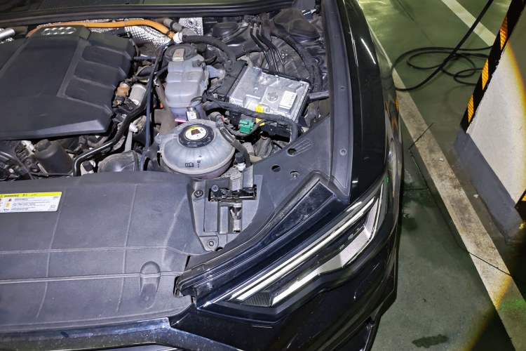 Used Audi A6L New Energy 2020 55 TFSI e quattro Engine Bay Left