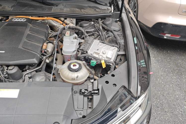 Used Audi A6L New Energy 2020 55 TFSI e quattro Engine Bay Left