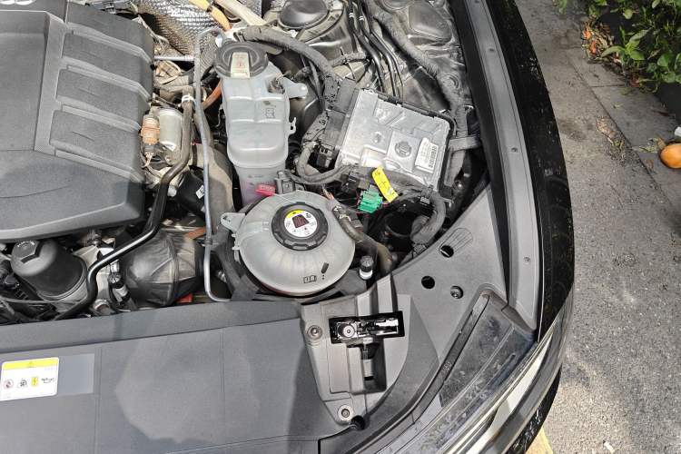 Used Audi A6L New Energy 2020 55 TFSI e quattro Engine Bay Left