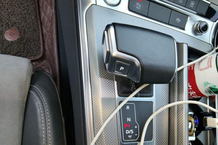 Used Audi A6L New Energy 2020 55 TFSI e quattro Gear Lever