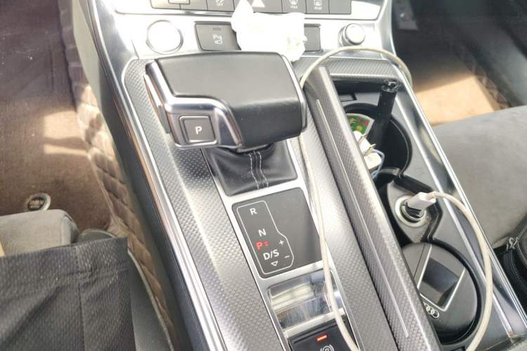 Used Audi A6L New Energy 2020 55 TFSI e quattro Gear Lever