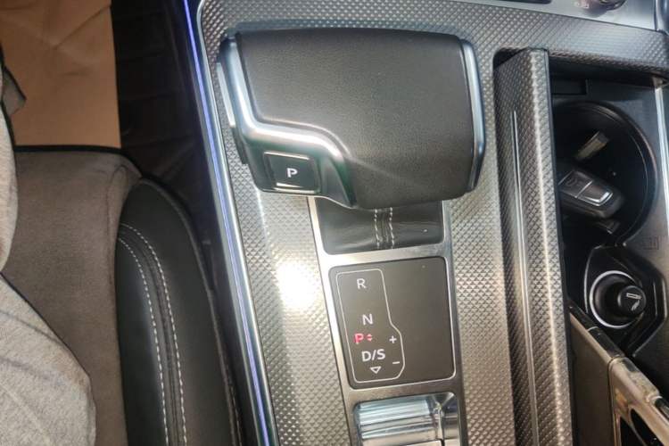 Used Audi A6L New Energy 2020 55 TFSI e quattro Gear Lever