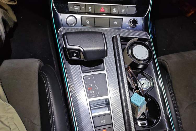 Used Audi A6L New Energy 2020 55 TFSI e quattro Gear Lever