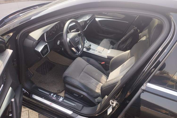 Used Audi A6L New Energy 2020 55 TFSI e quattro Interior 3