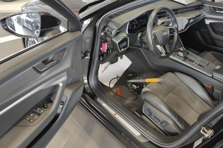 Used Audi A6L New Energy 2020 55 TFSI e quattro Interior 3