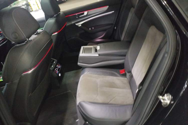 Used Audi A6L New Energy 2020 55 TFSI e quattro Interior 4