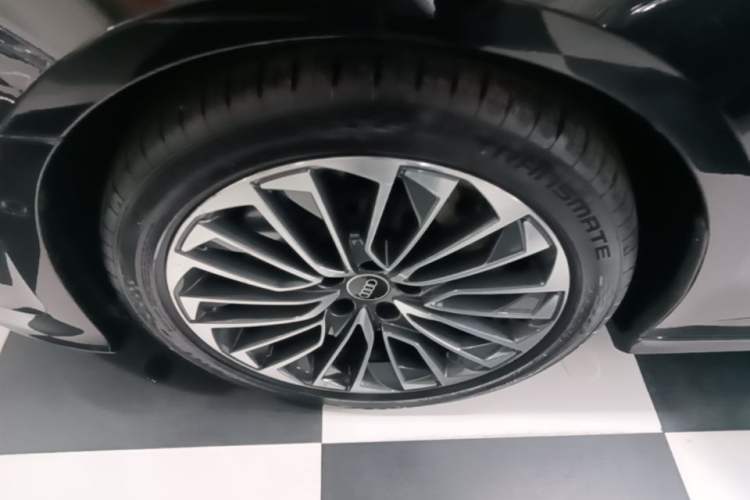 Used Audi A6L New Energy 2020 55 TFSI e quattro Left Front Wheel Hub