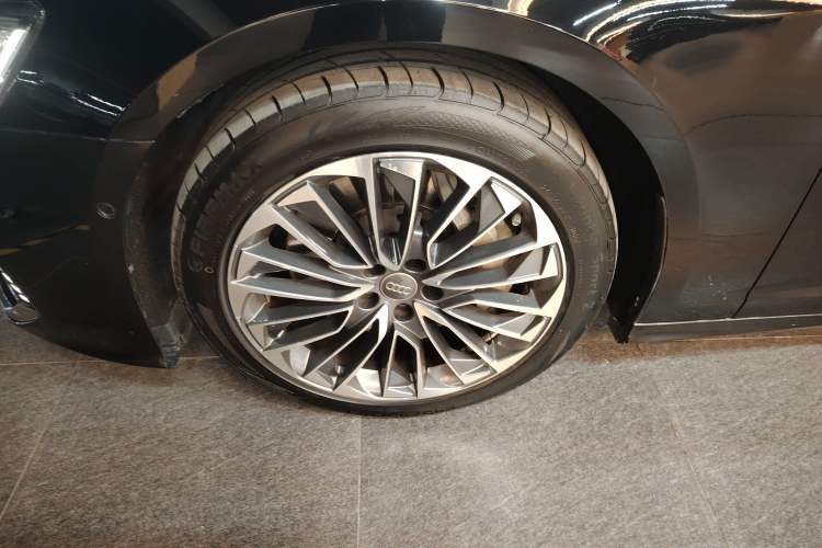 Used Audi A6L New Energy 2020 55 TFSI e quattro Left Front Wheel Hub