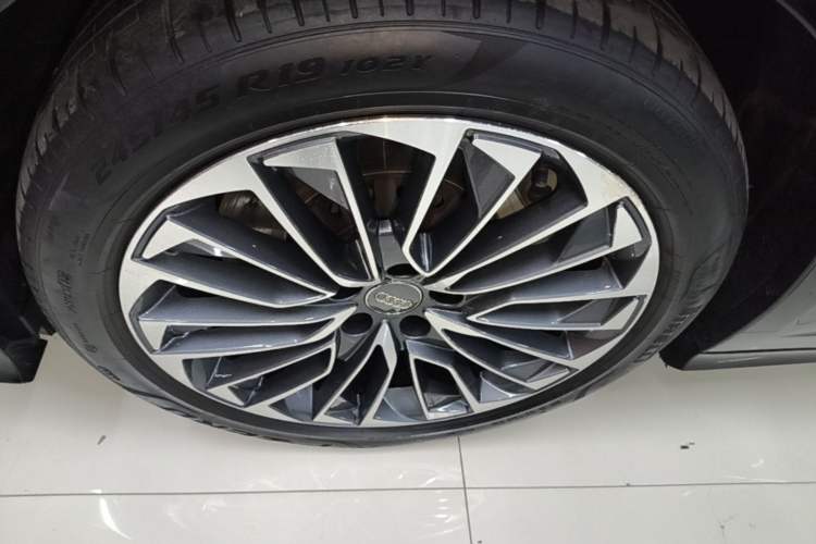 Used Audi A6L New Energy 2020 55 TFSI e quattro Left Front Wheel Hub