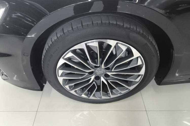 Used Audi A6L New Energy 2020 55 TFSI e quattro Left Front Wheel Hub