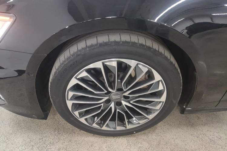 Used Audi A6L New Energy 2020 55 TFSI e quattro Left Front Wheel Hub