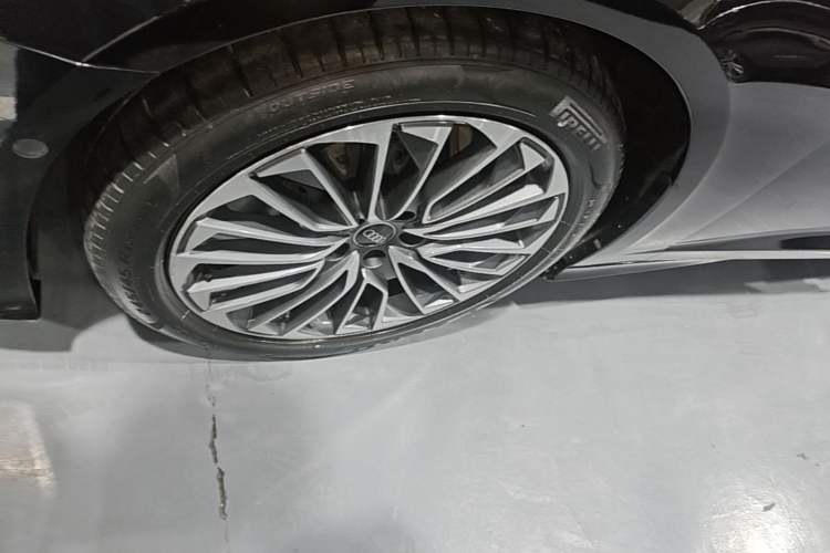 Used Audi A6L New Energy 2020 55 TFSI e quattro Left Front Wheel Hub