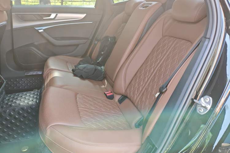 Used Audi A6L New Energy 2020 55 TFSI e quattro Left Rear Seat
