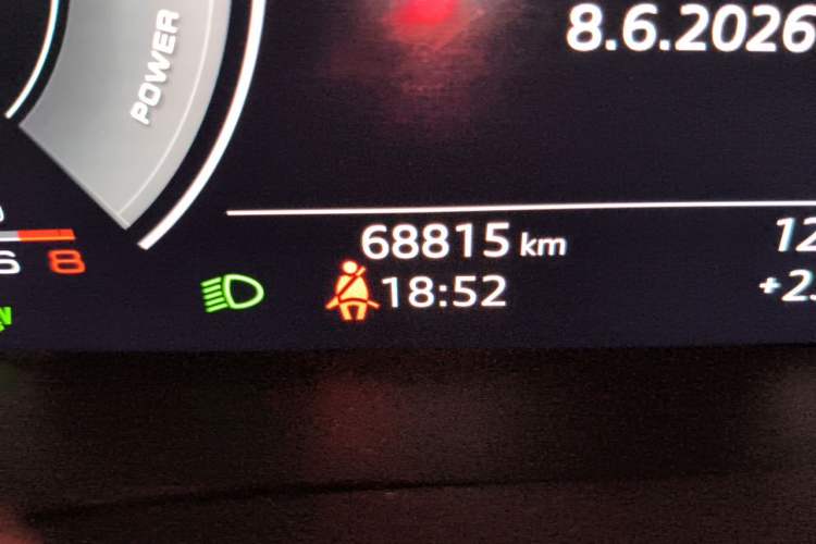 Used Audi A6L New Energy 2020 55 TFSI e quattro Odometer Close Up