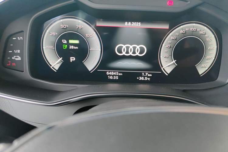 Used Audi A6L New Energy 2020 55 TFSI e quattro Odometer Close Up