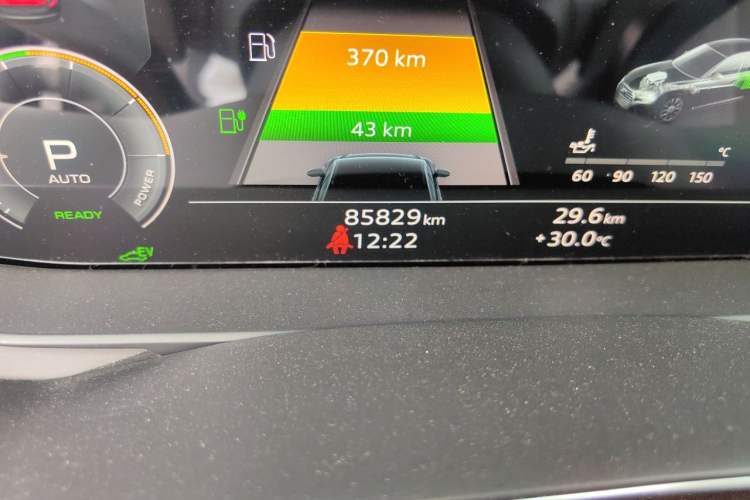 Used Audi A6L New Energy 2020 55 TFSI e quattro Odometer Close Up