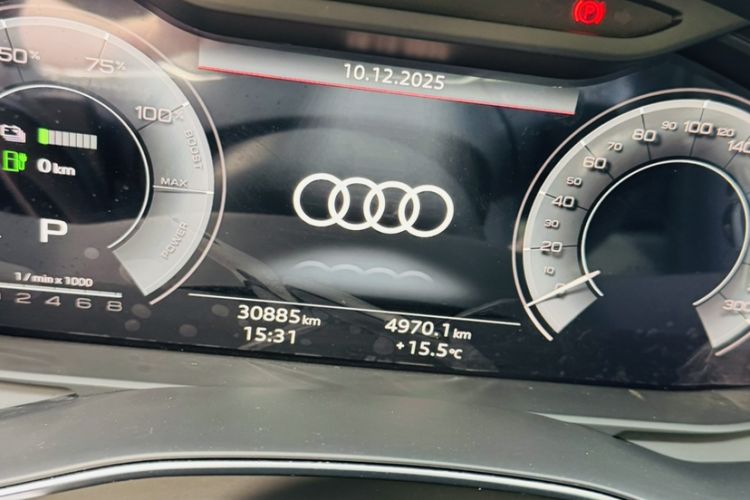Used Audi A6L New Energy 2020 55 TFSI e quattro Odometer Close Up