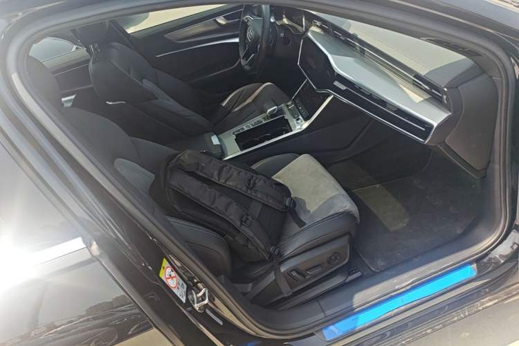 Used Audi A6L New Energy 2020 55 TFSI e quattro Right Front Seat