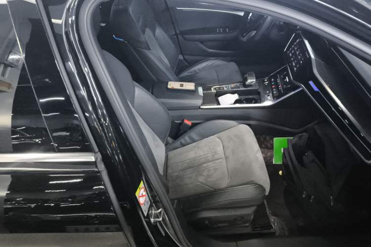 Used Audi A6L New Energy 2020 55 TFSI e quattro Right Front Seat