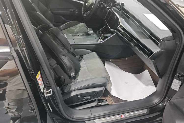 Used Audi A6L New Energy 2020 55 TFSI e quattro Right Front Seat