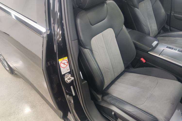 Used Audi A6L New Energy 2020 55 TFSI e quattro Right Front Seat