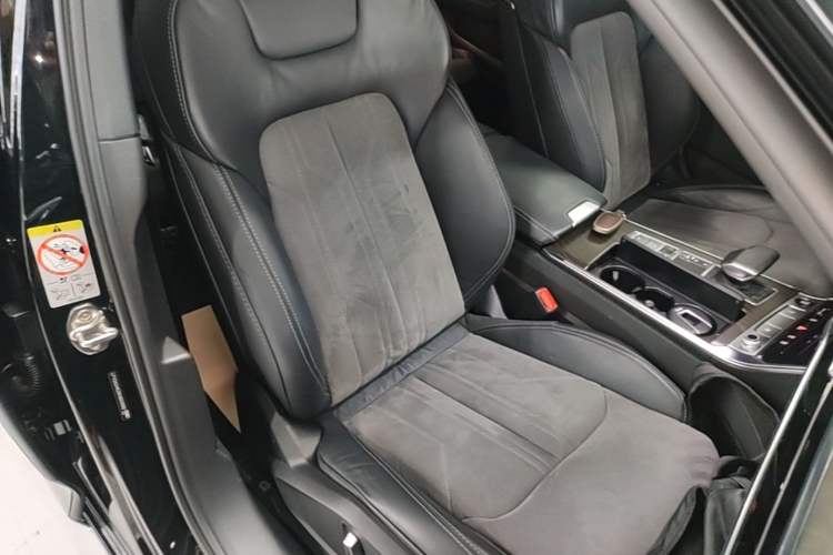 Used Audi A6L New Energy 2020 55 TFSI e quattro Right Front Seat