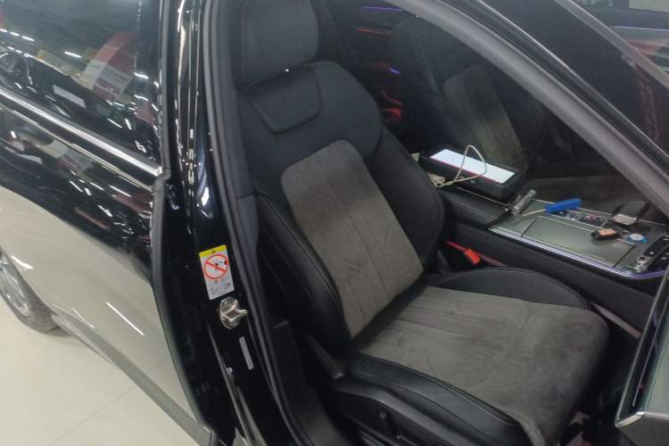 Used Audi A6L New Energy 2020 55 TFSI e quattro Right Front Seat