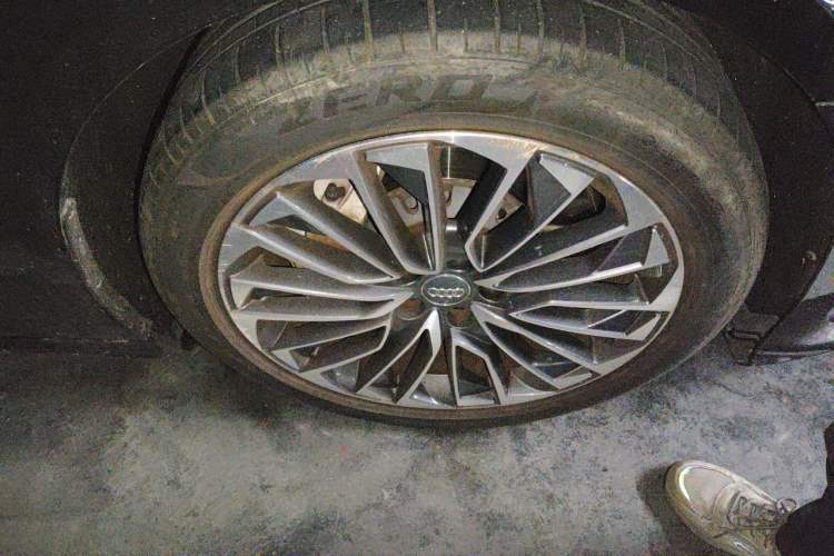 Used Audi A6L New Energy 2020 55 TFSI e quattro Right Front Wheel Hub