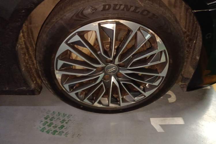 Used Audi A6L New Energy 2020 55 TFSI e quattro Right Front Wheel Hub