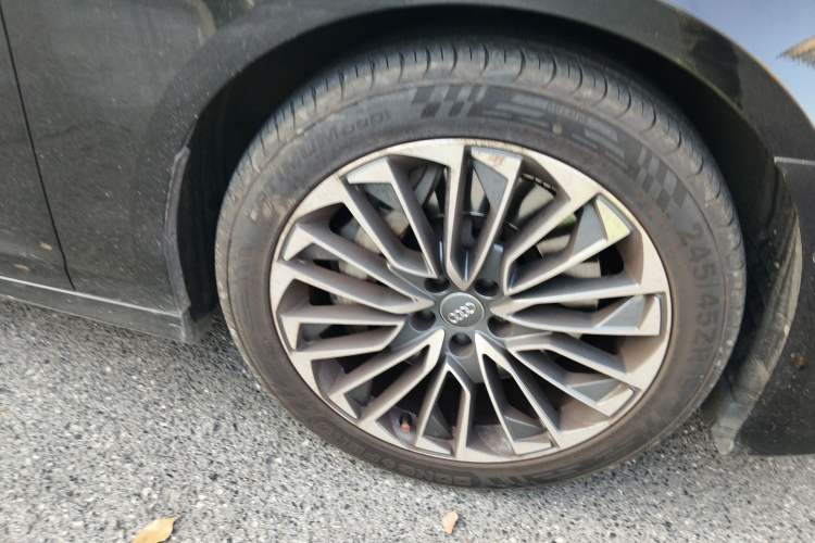 Used Audi A6L New Energy 2020 55 TFSI e quattro Right Front Wheel Hub