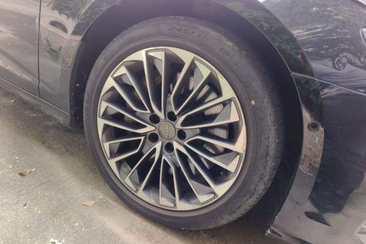 Used Audi A6L New Energy 2020 55 TFSI e quattro Right Front Wheel Hub