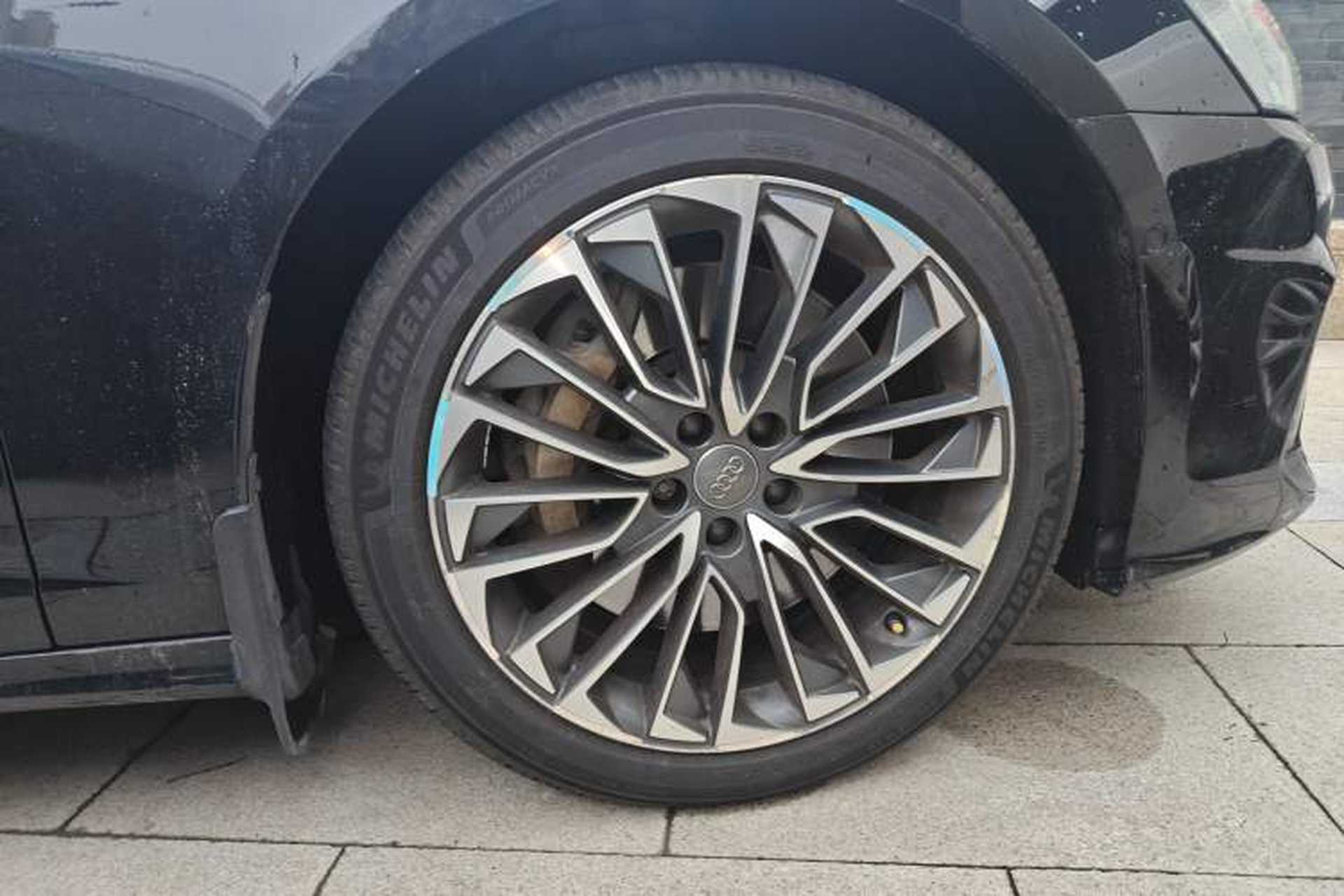 Used Audi A6L New Energy 2020 55 TFSI e quattro Right Front Wheel Hub