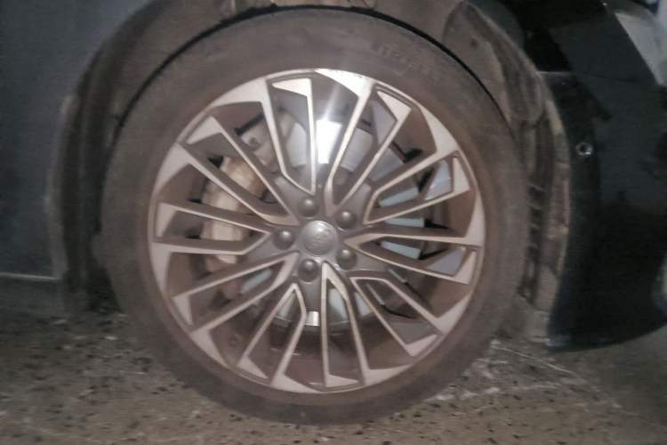 Used Audi A6L New Energy 2020 55 TFSI e quattro Right Front Wheel Hub