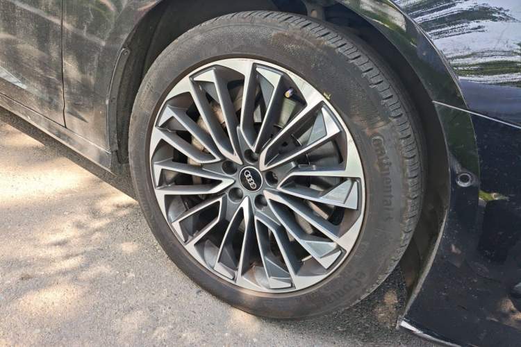 Used Audi A6L New Energy 2020 55 TFSI e quattro Right Front Wheel Hub