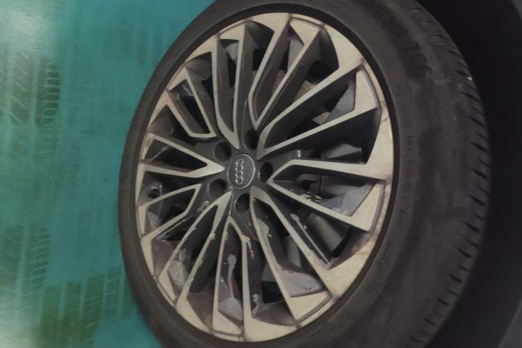 Used Audi A6L New Energy 2020 55 TFSI e quattro Right Front Wheel Hub