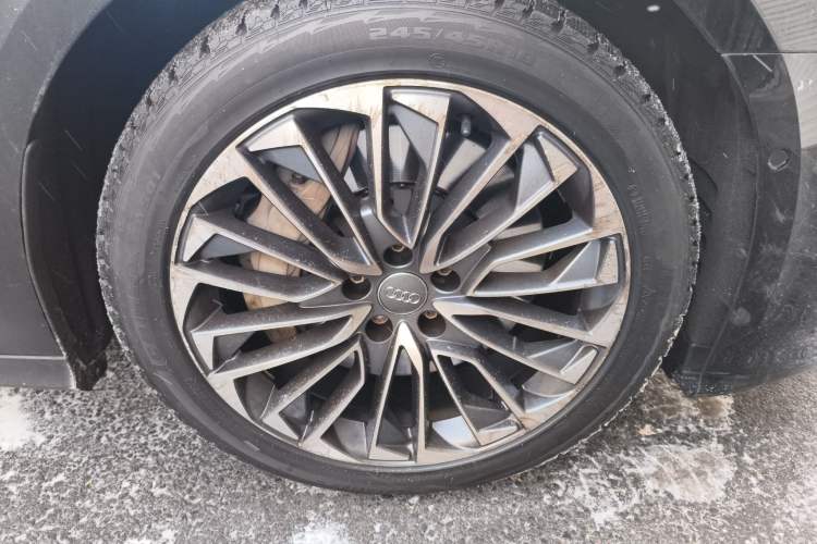 Used Audi A6L New Energy 2020 55 TFSI e quattro Right Front Wheel Hub